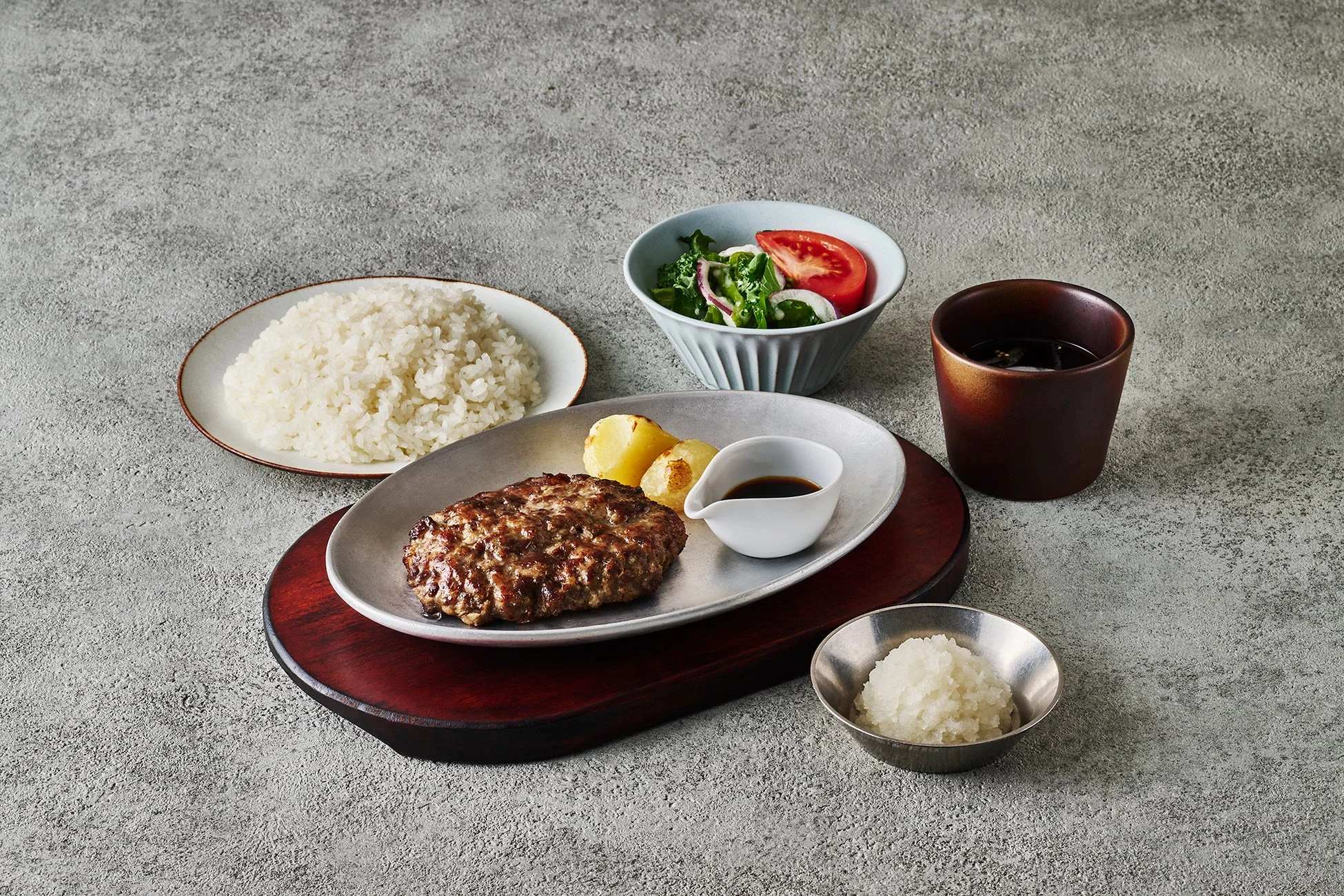 国産黒毛和牛100％ 粗挽きハンバーグステーキ