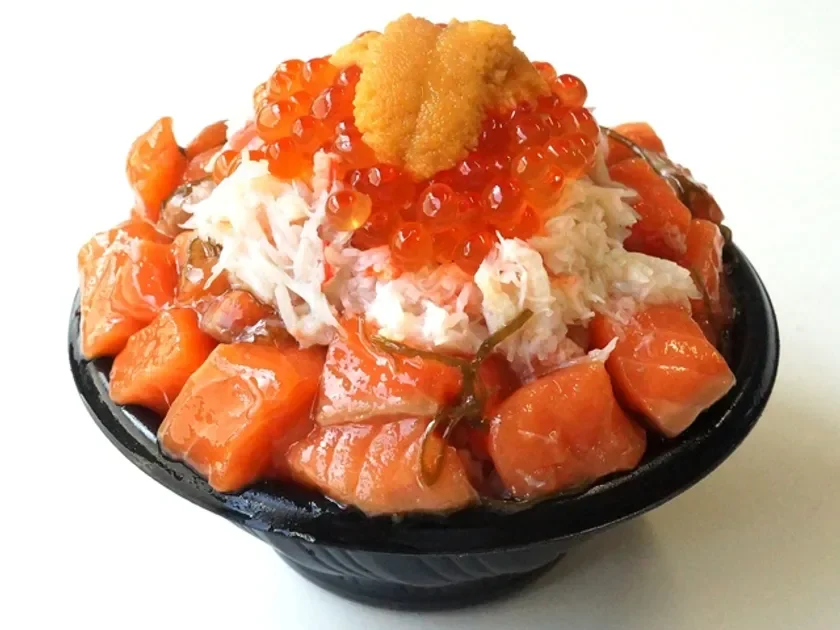 特盛 とろサーモン三色丼