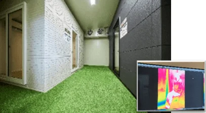 人工芝の室内空間とサーモグラフィー