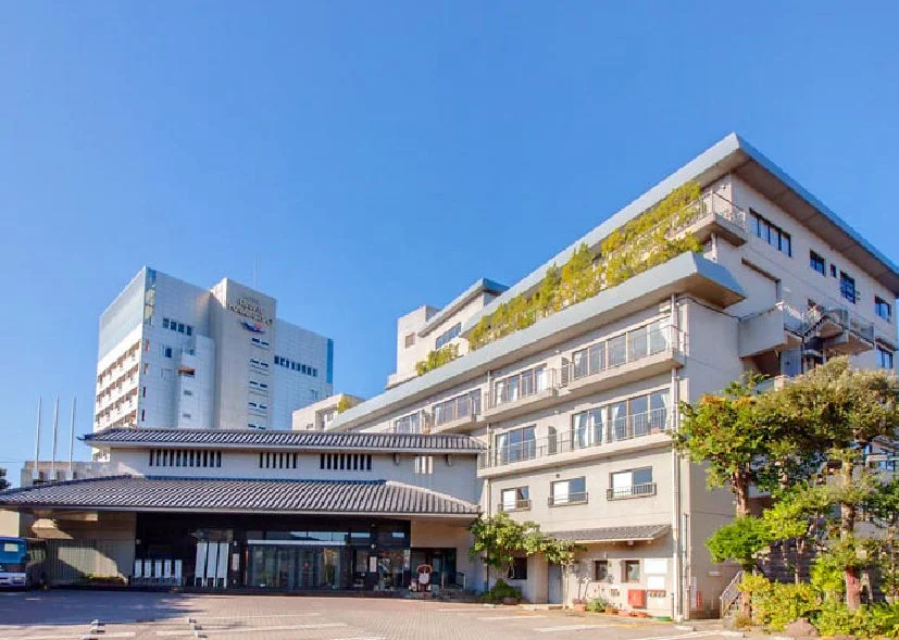 ホテルラヴィエ川良の外観