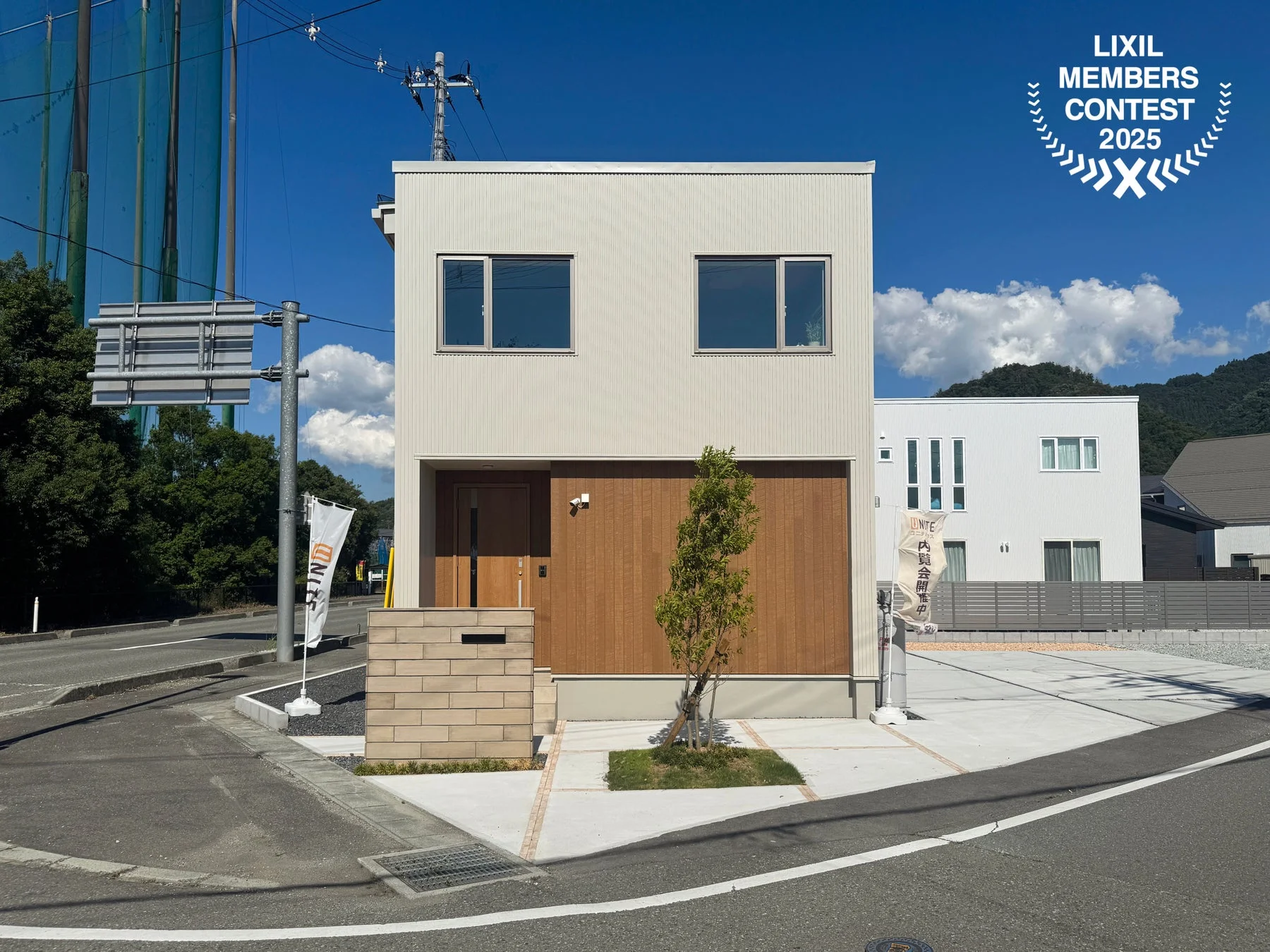 モダンな2階建て新築住宅の外観