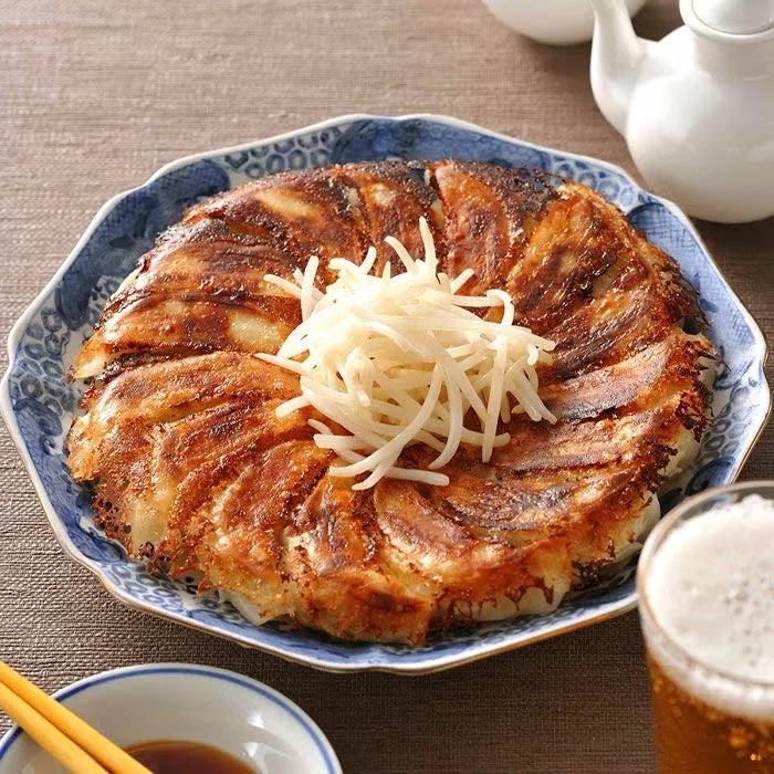円形焼き餃子の画像