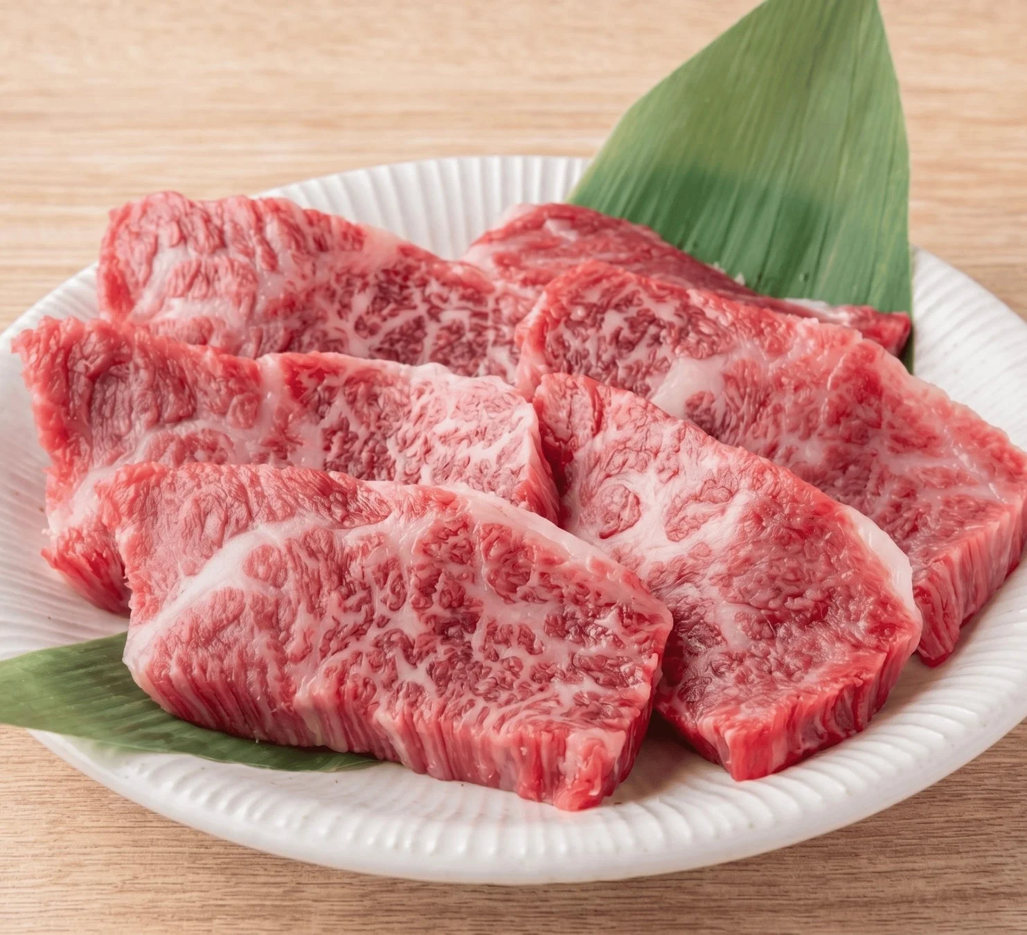 霜降りの美しい生牛肉