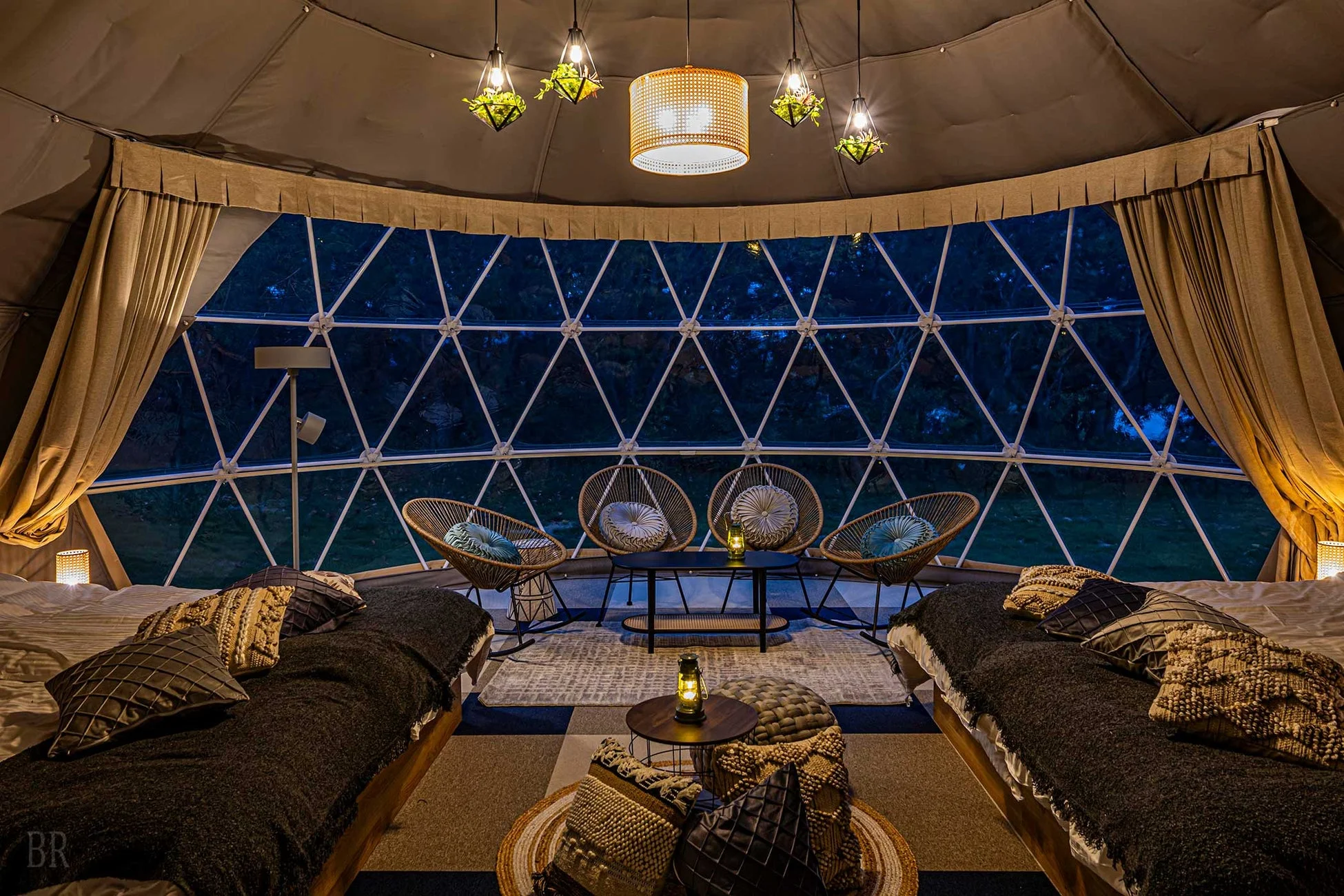 ドームテント室内