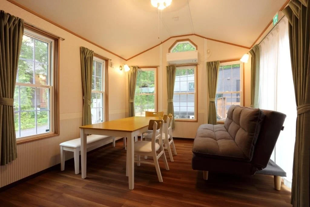 オークヴィレッジ リビングダイニング