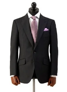 黒スーツのマネキン