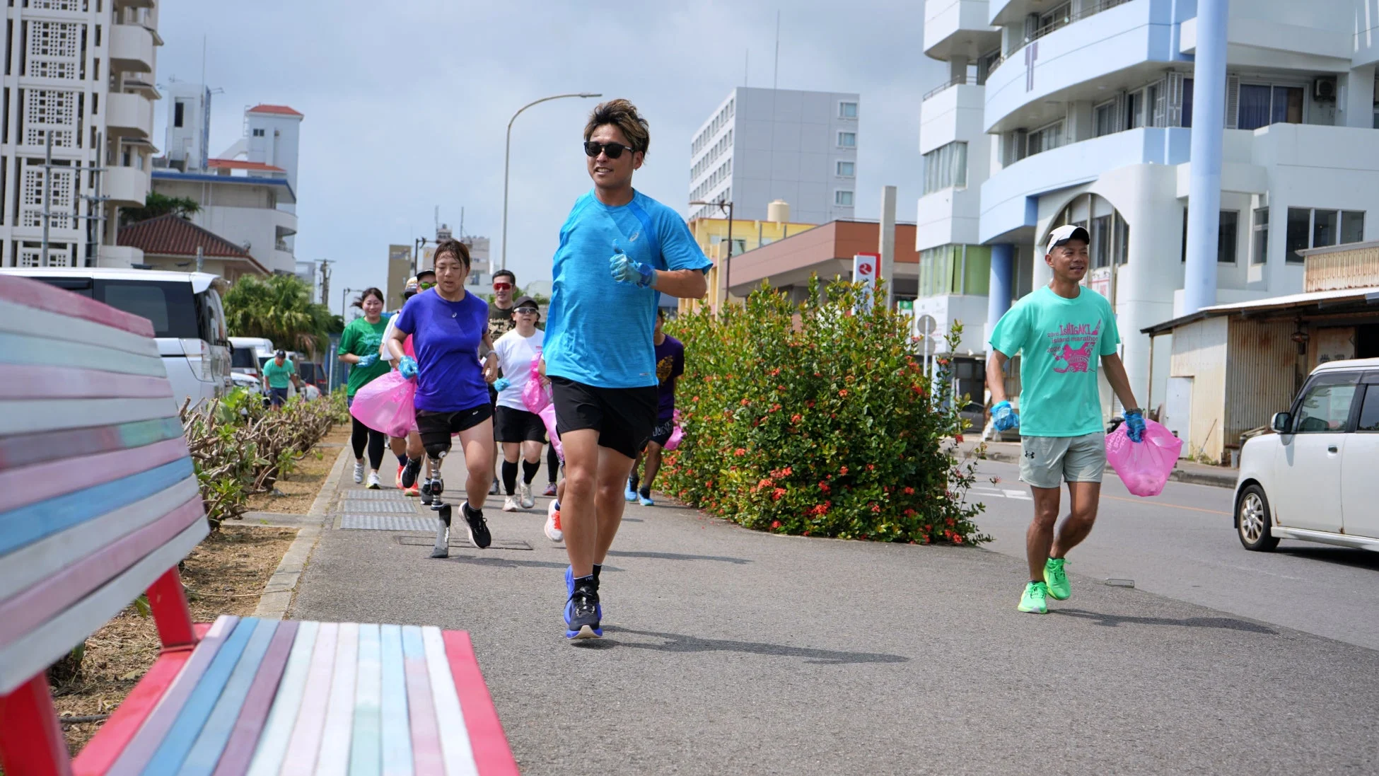 プロギング中の様子