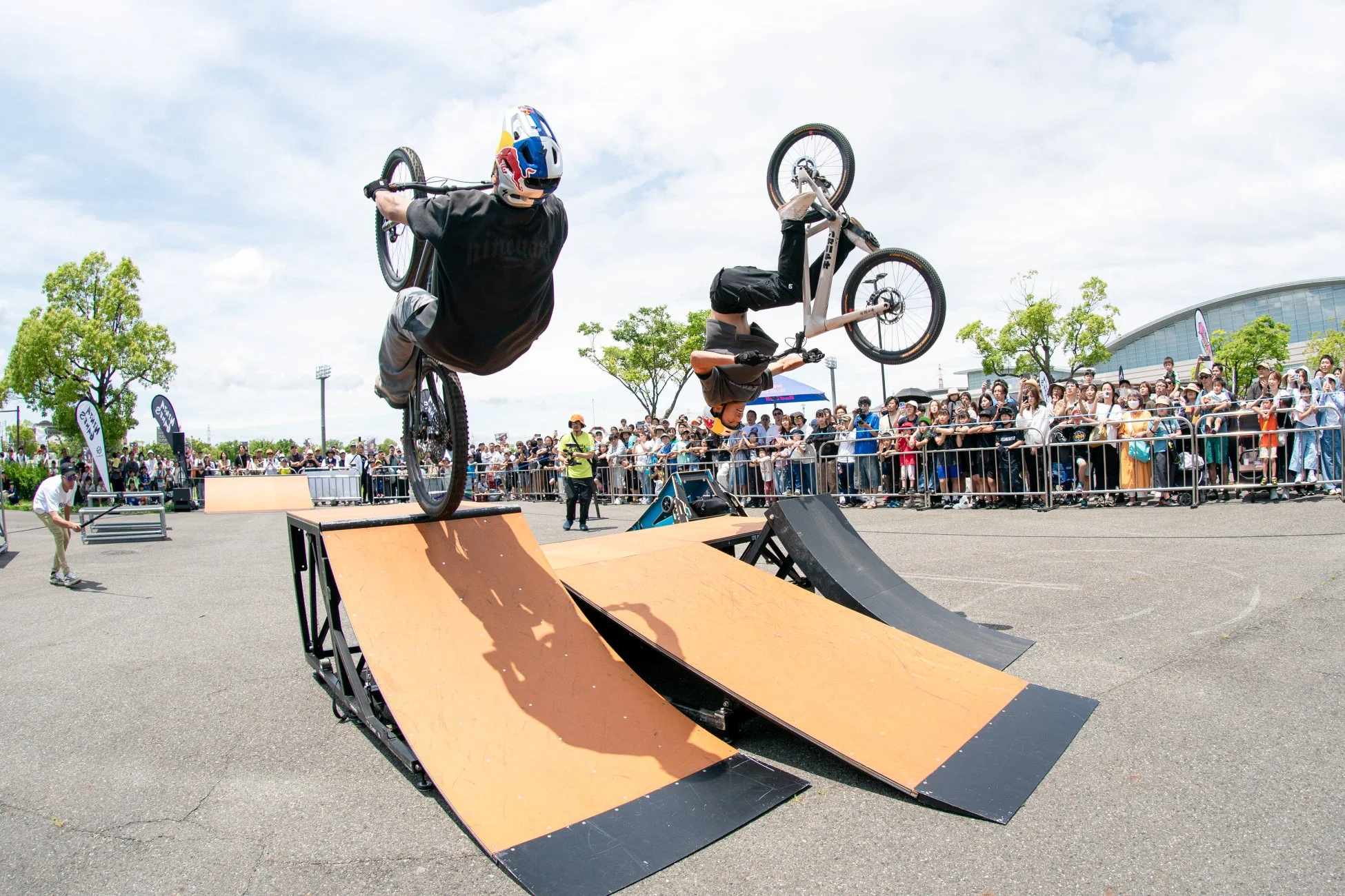 BMXライダーによるスタント