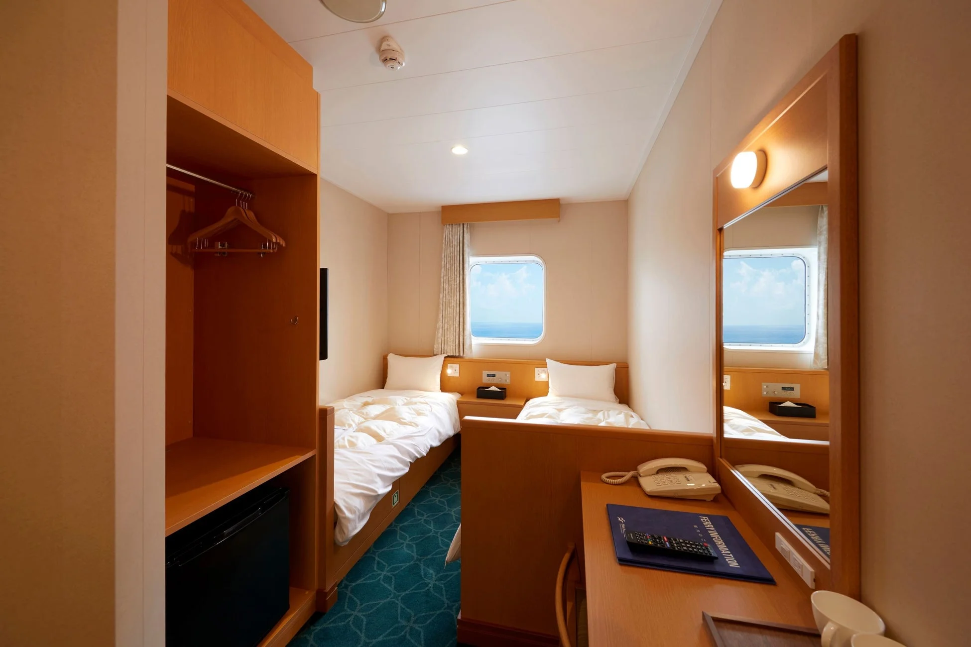 フェリーの個室