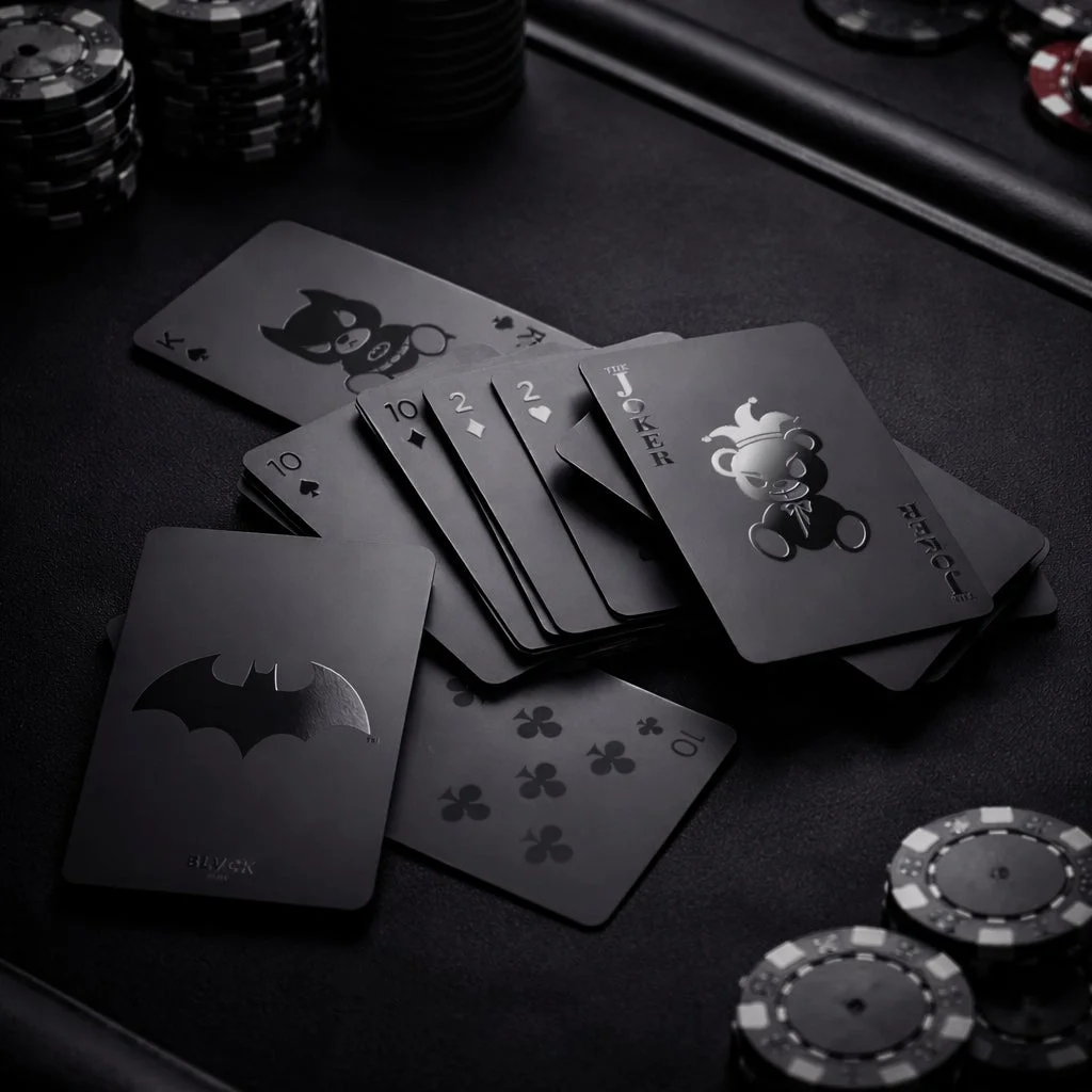 トランプとポーカーチップ