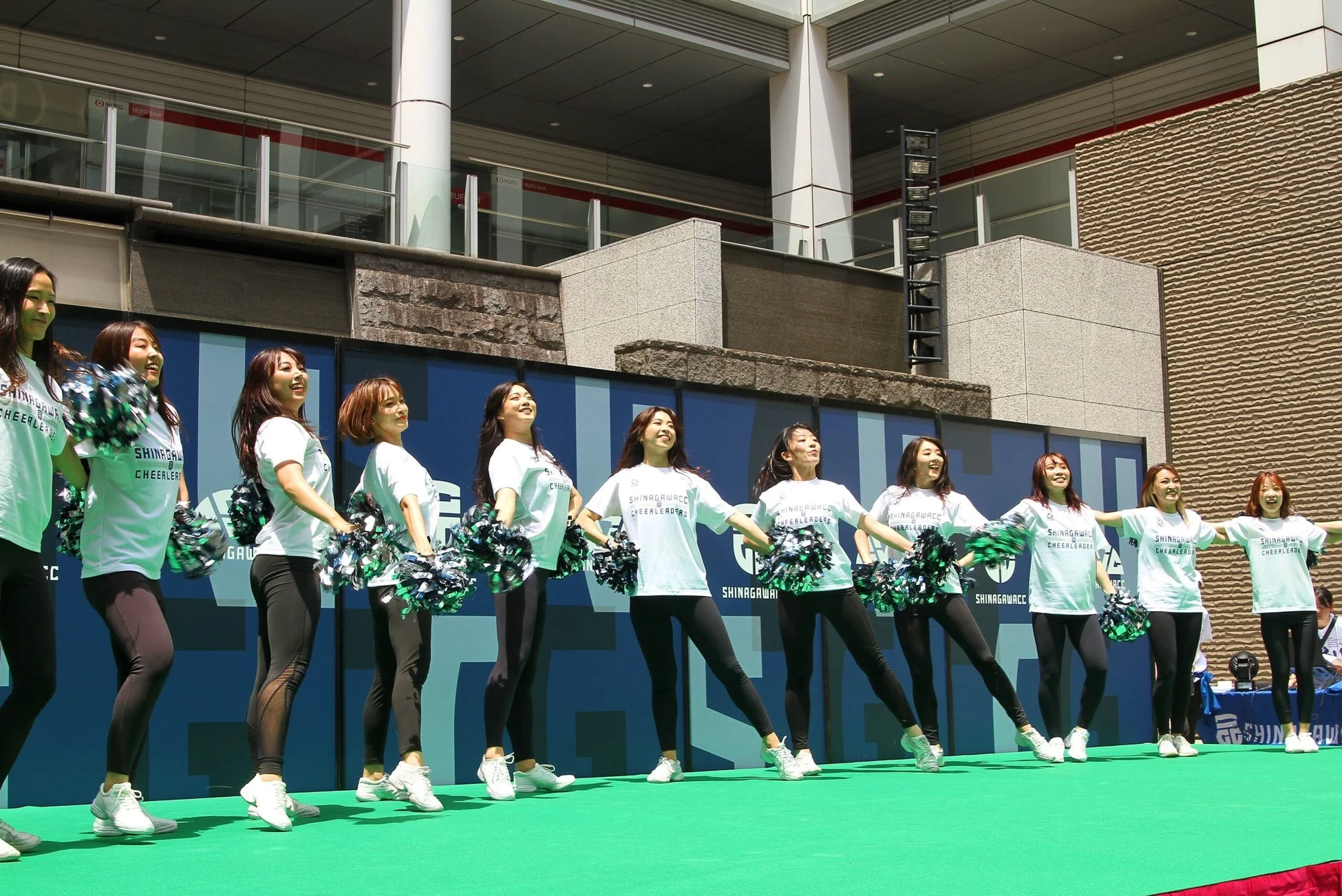 チアリーダーのパフォーマンス