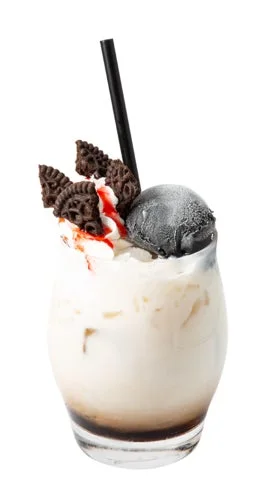 黒いアイスクリームとホイップクリームの極熱重鎧！鎧竜カルーアミルク