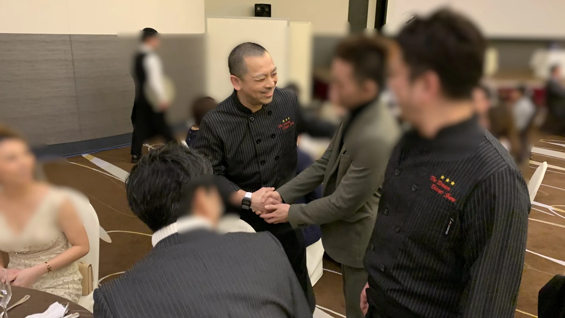 ディナーショーでの握手