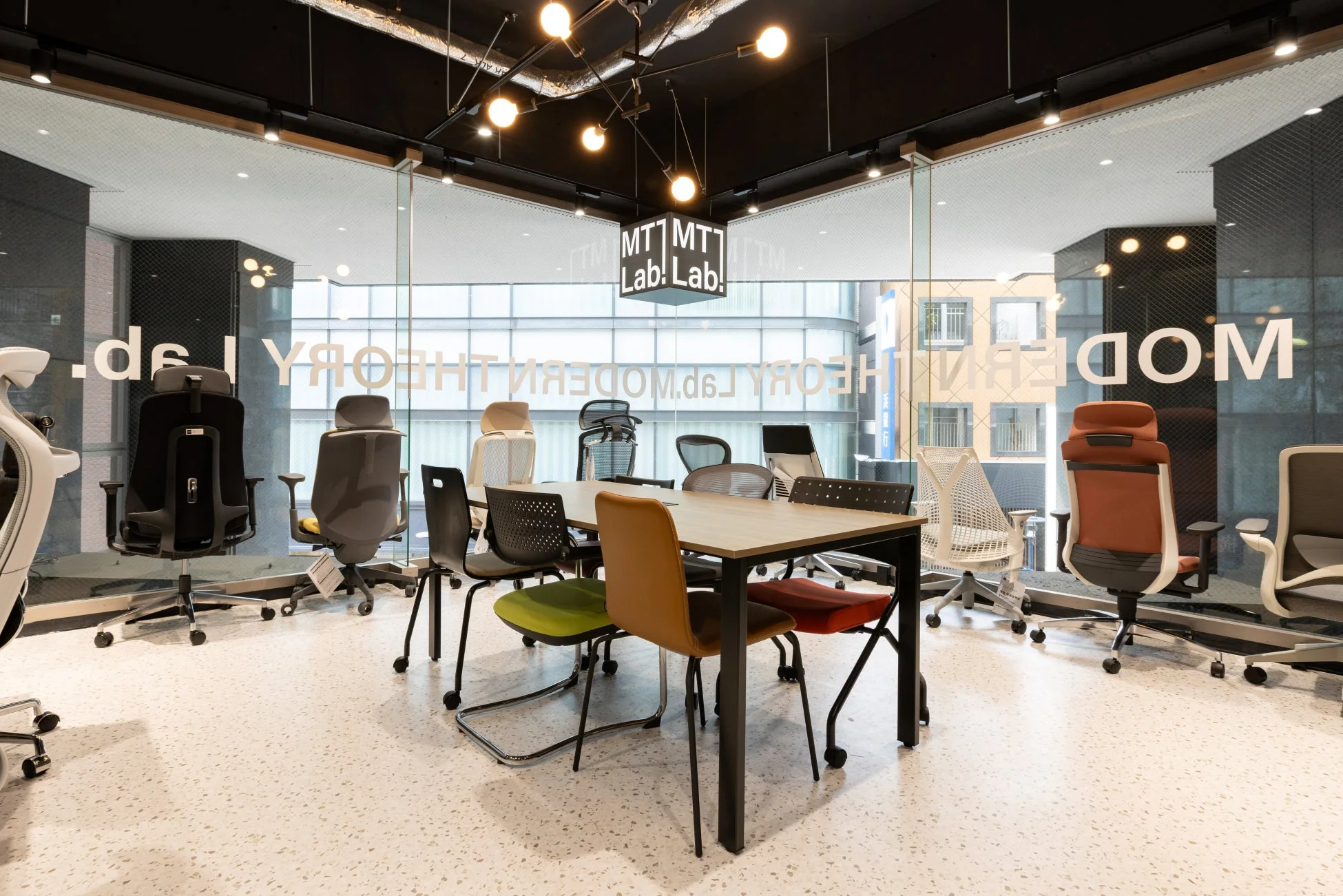 MODERN THEORY Lab. 2Fチェア展示