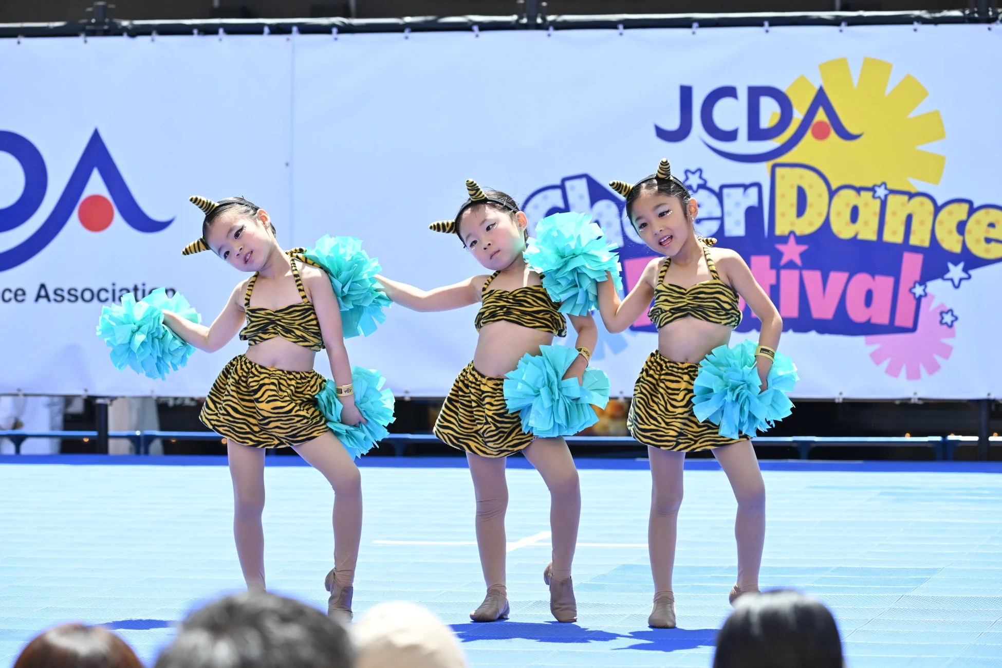 子供たちのチアダンス