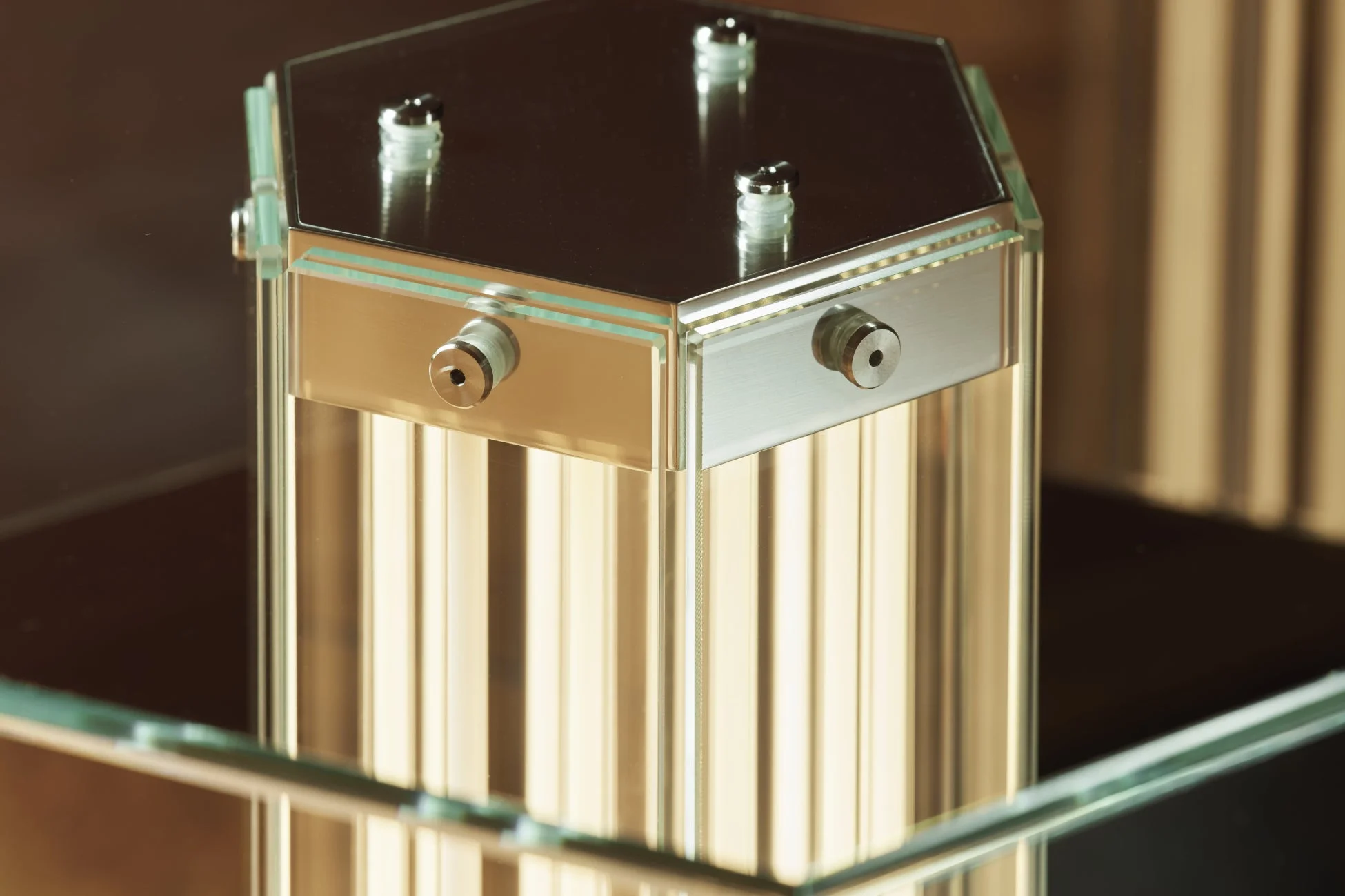 六角形ガラスのクローズアップ