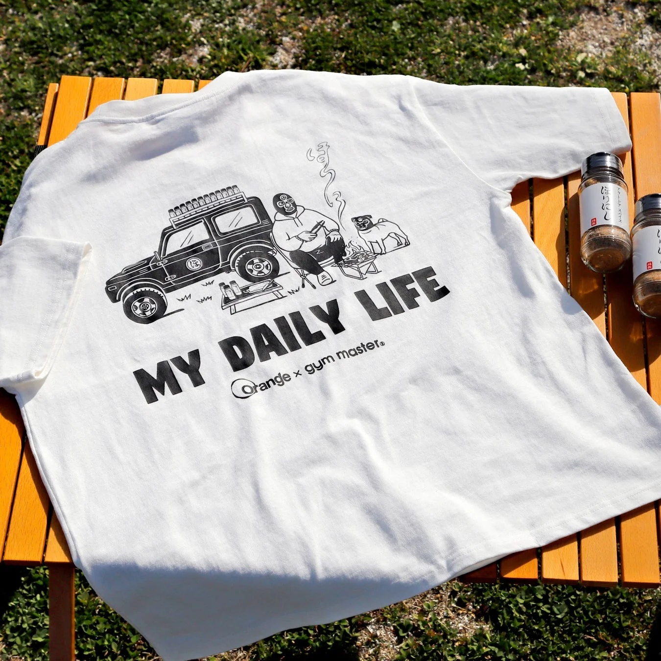 白Tシャツのバックプリント