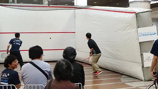 ポータブルスカッシュのプレイ風景