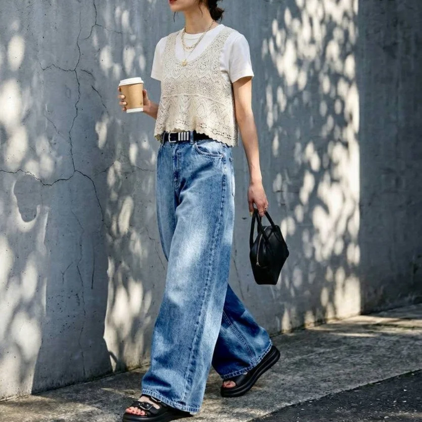 白Tシャツとワイドデニムの夏コーデ