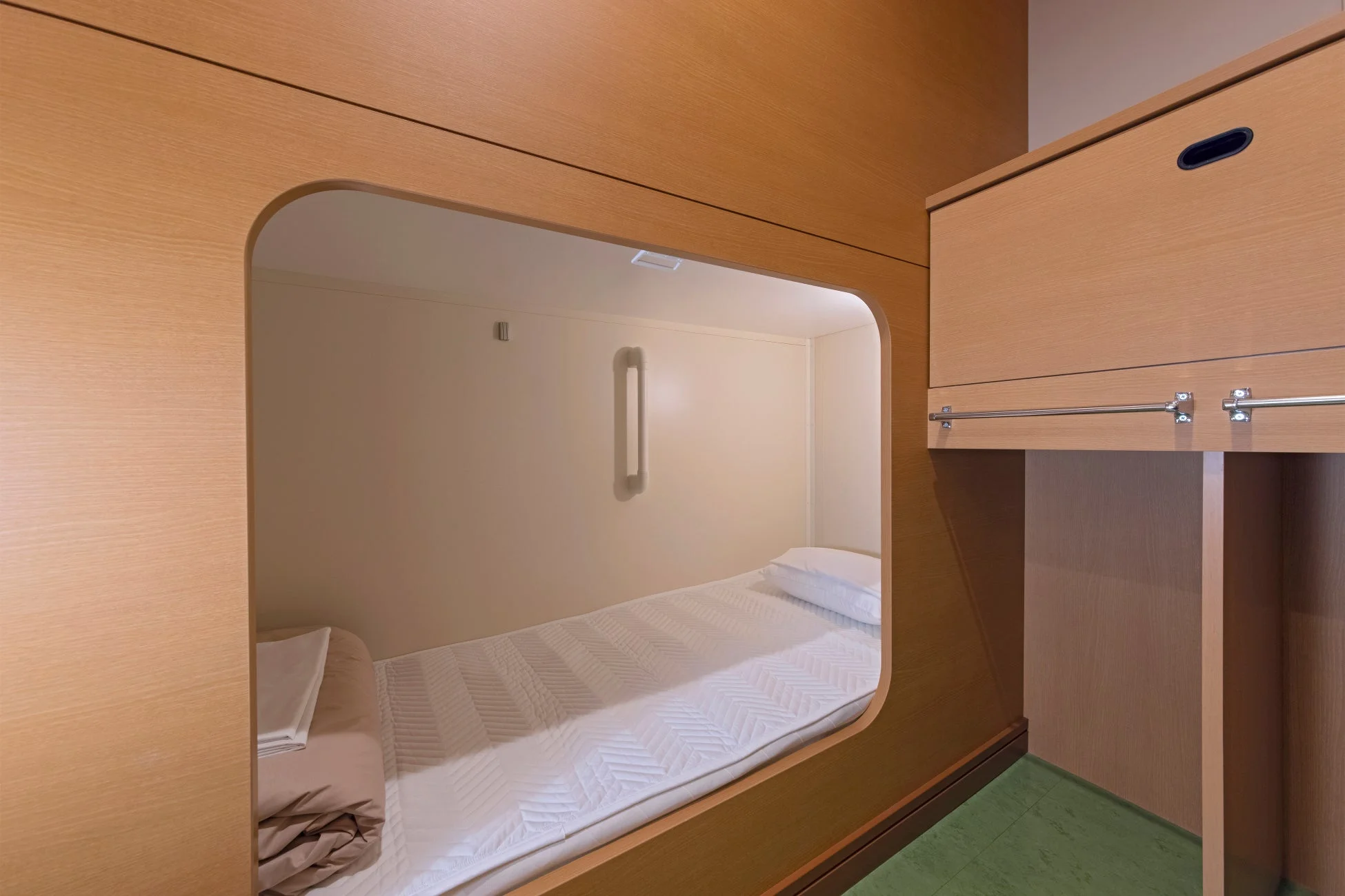 フェリーの寝台