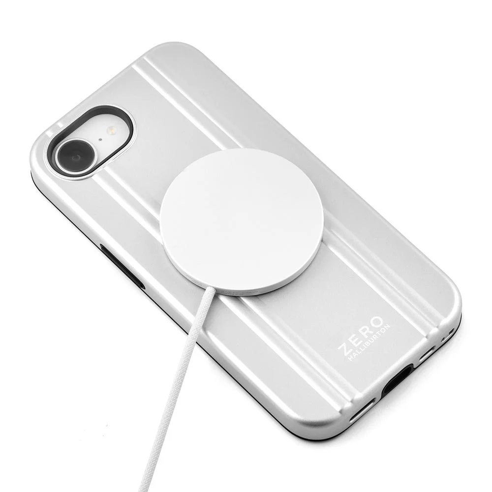 ZERO HALLIBURTONケースとMagSafe充電器