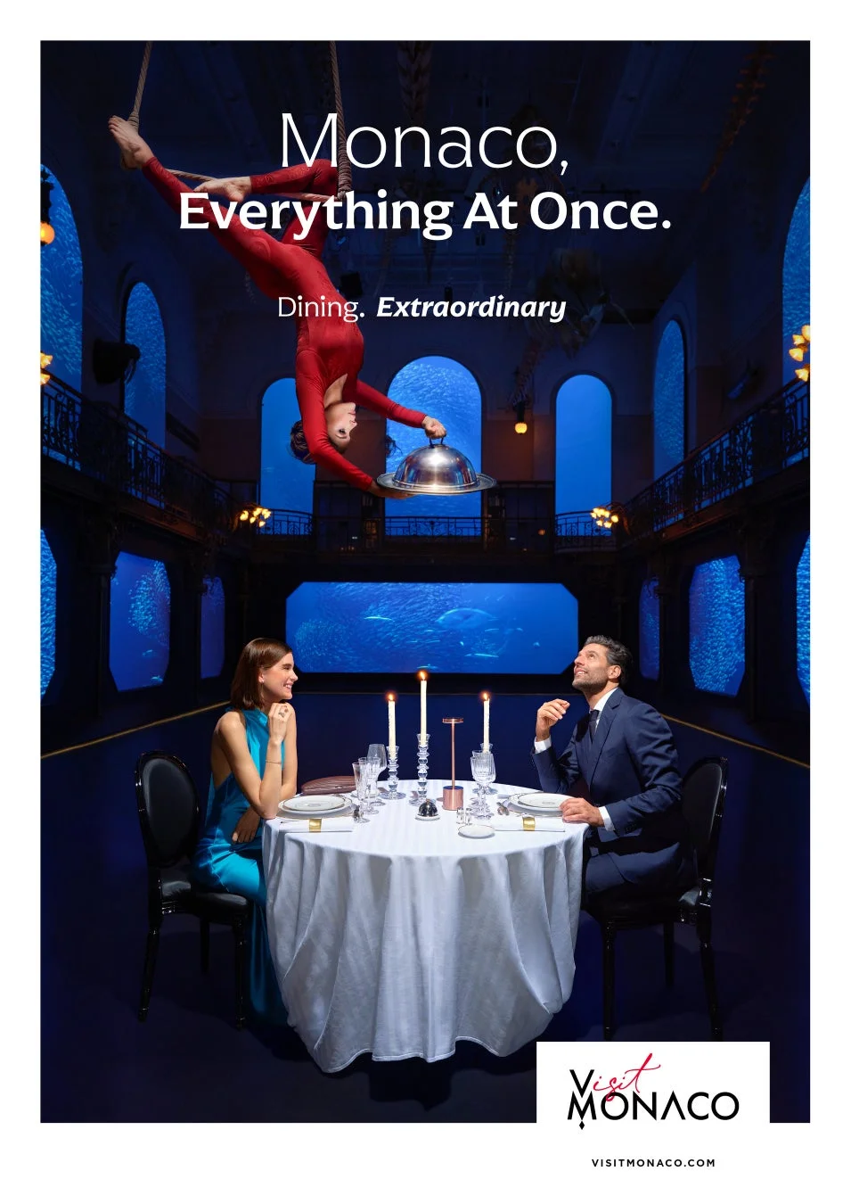 モナコの水中レストランでの非日常的なダイニング風景