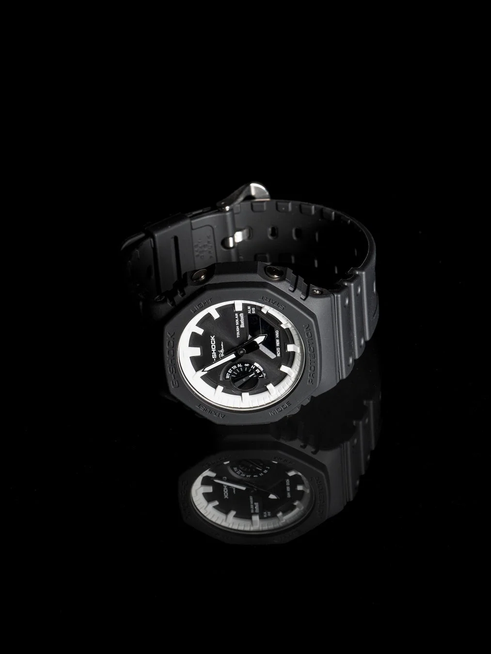 G-SHOCK for Ron Herman GA-B2100の別アングル