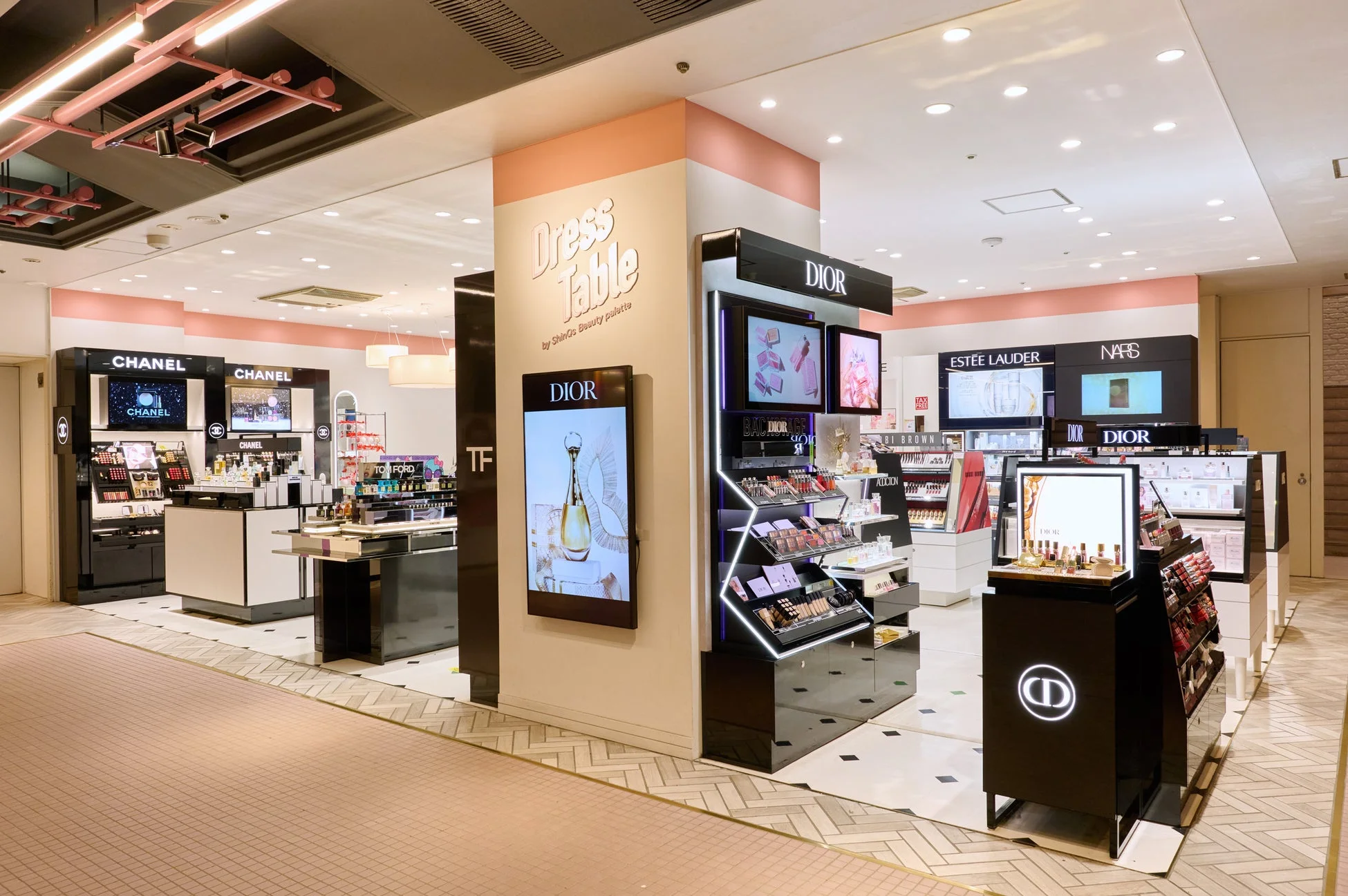 東急百貨店のコスメフロア