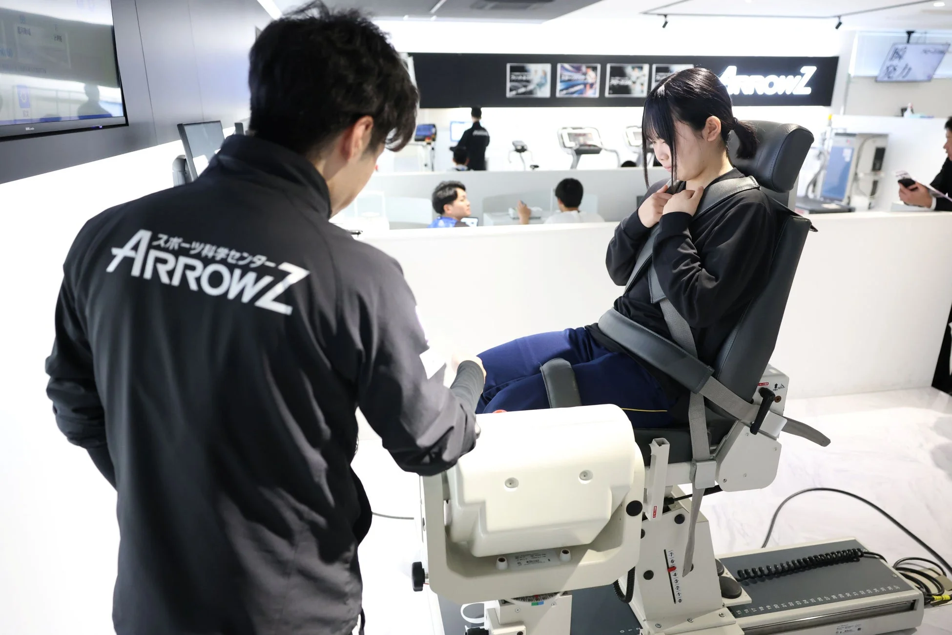 スポーツ科学センターARROWZでの身体能力測定の様子