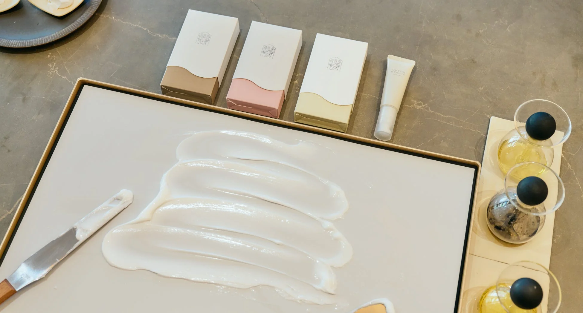 ハンドクリームお仕立て体験の様子