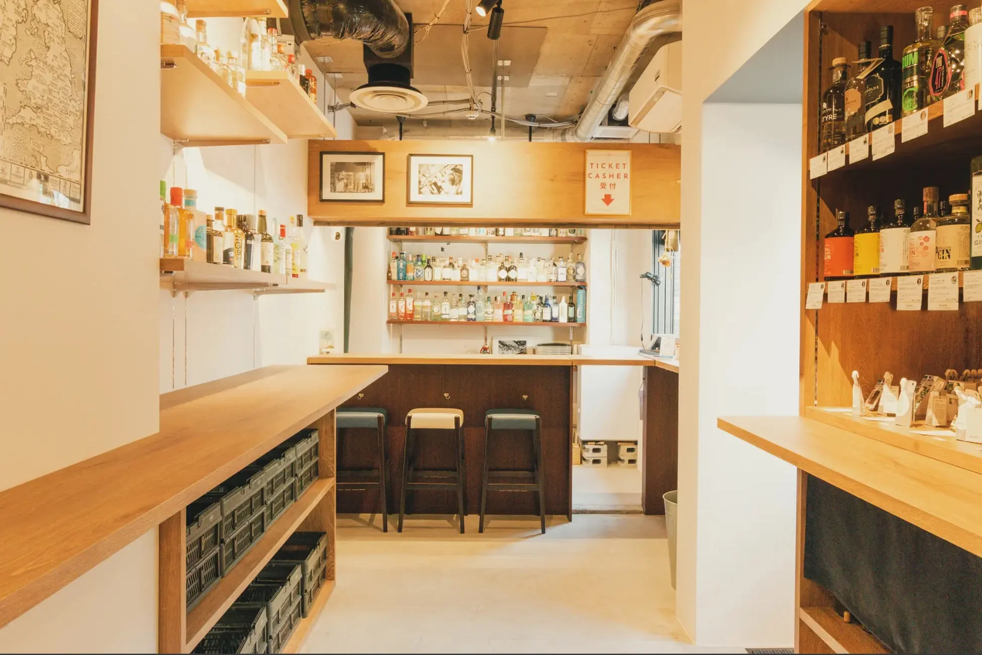 THE HISAKA 店内