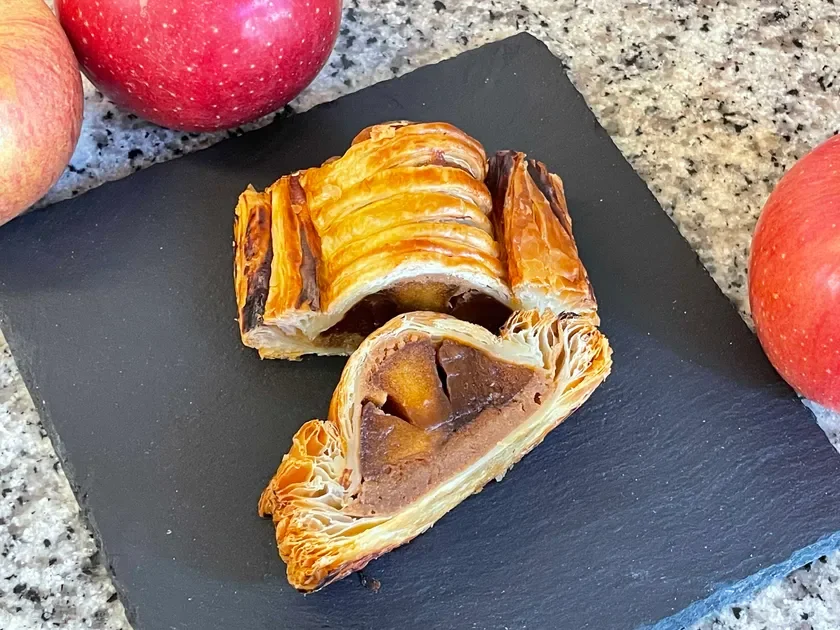 焼き立てアップルパイ