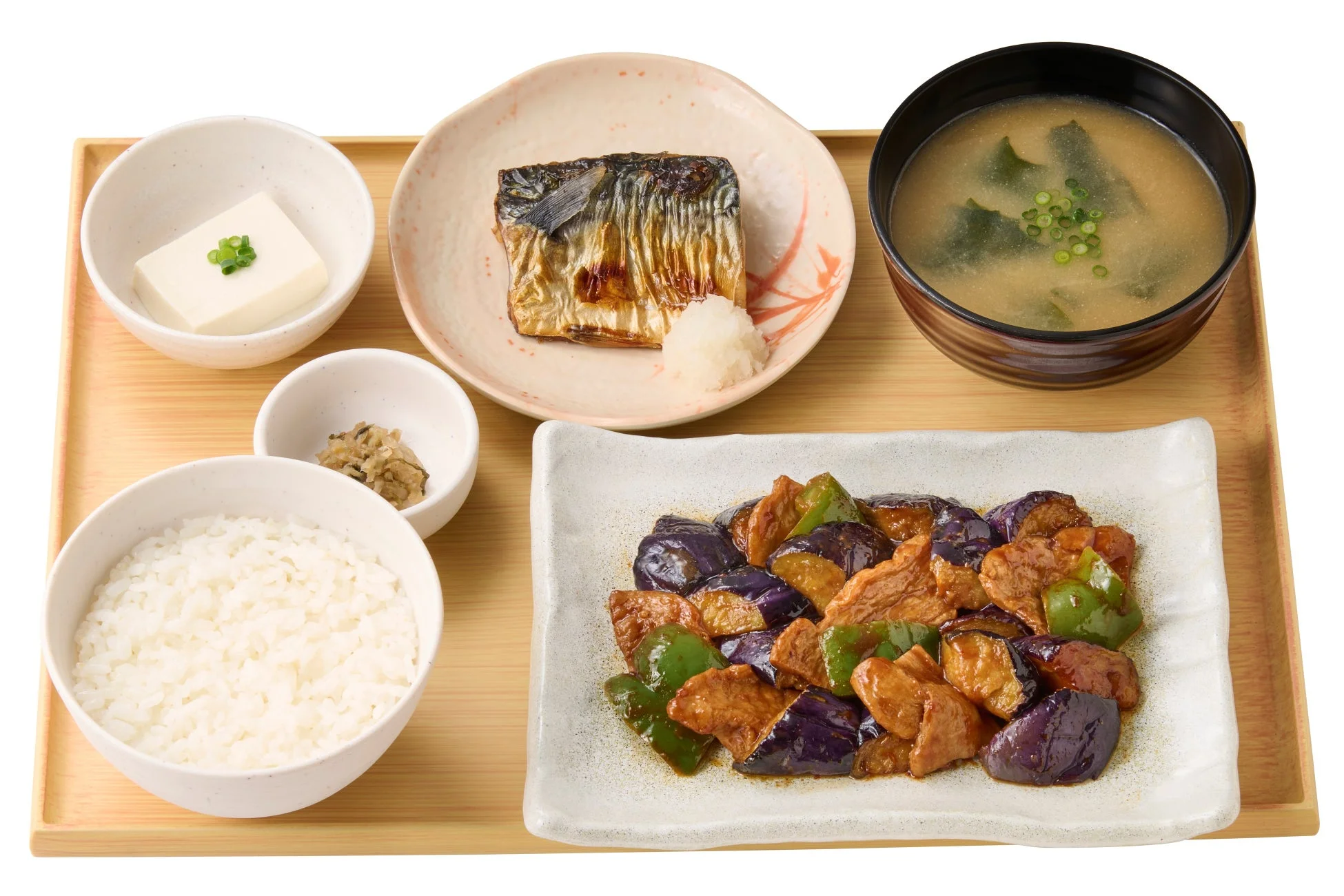 大豆ミートのなすと焼魚の定食