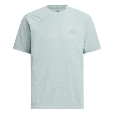 ミントグリーンの半袖Tシャツ