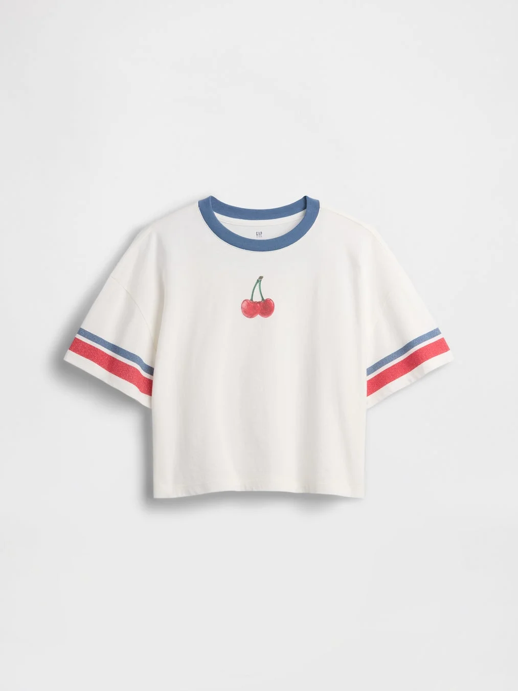 白地にチェリーのイラストが描かれた半袖Tシャツ