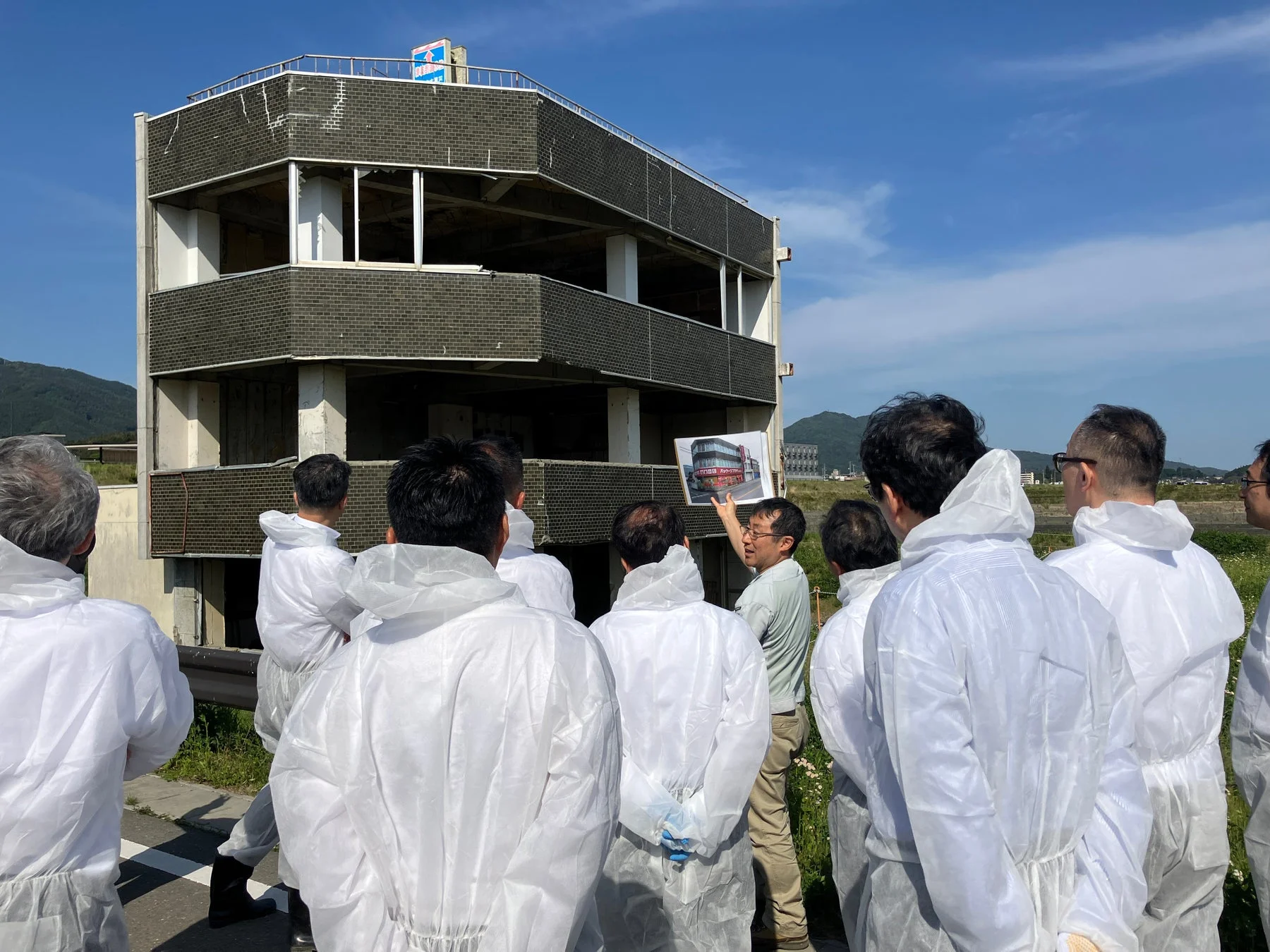 震災遺構(米澤商会)の視察