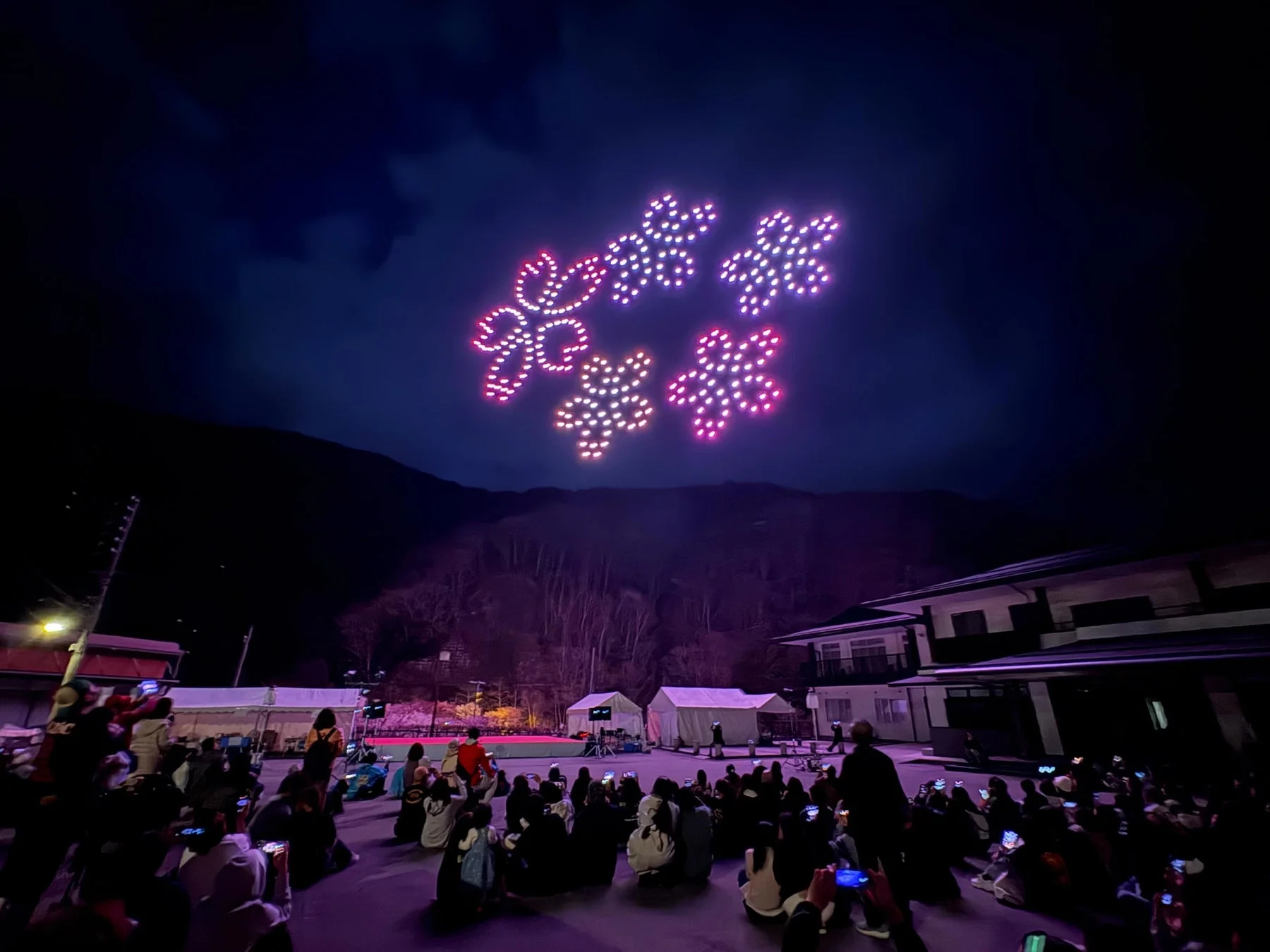 ドローンによる花火のような演出