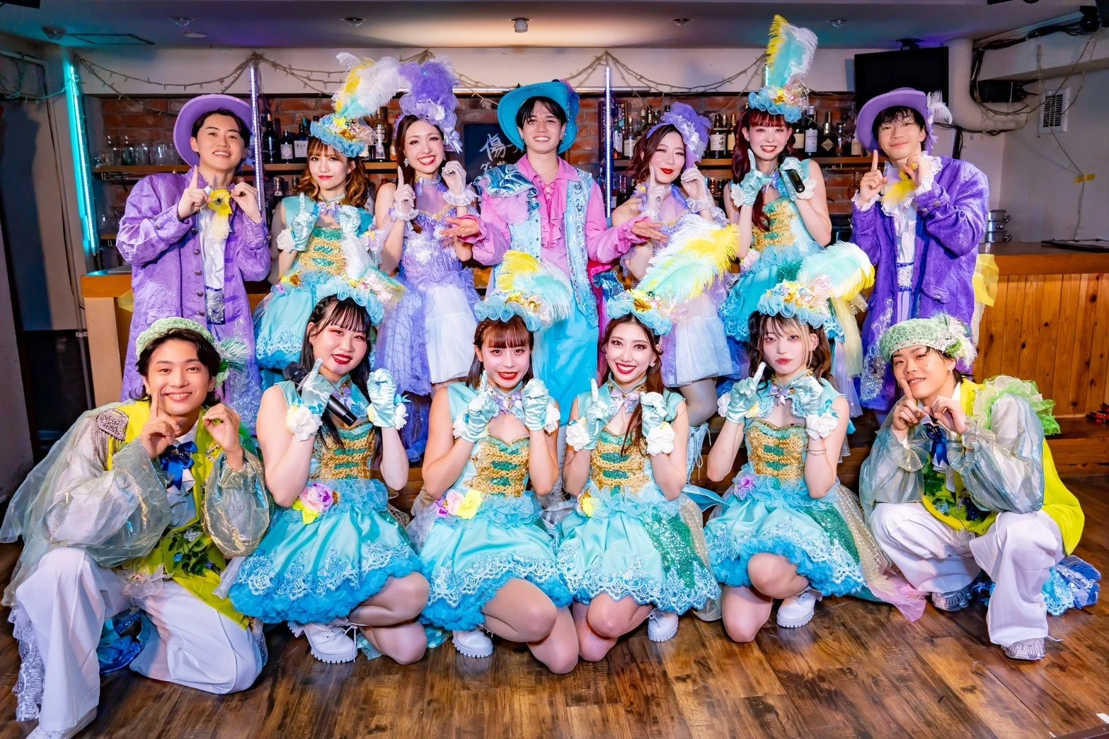CHARMの出演者集合写真