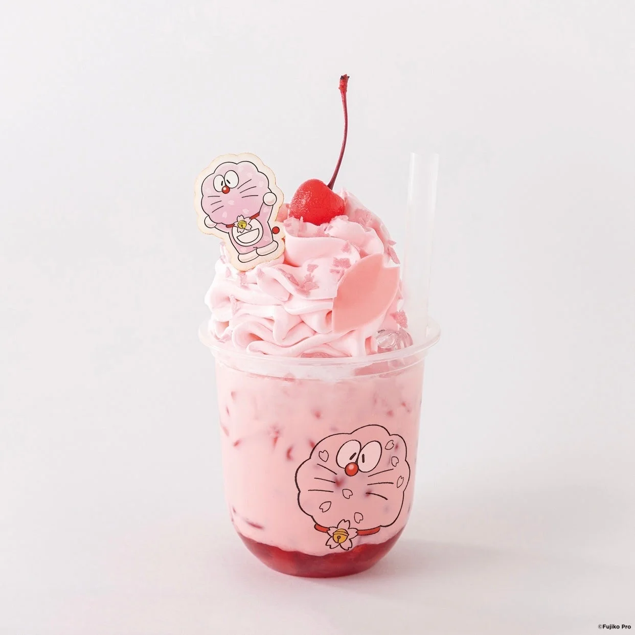 桜ドラえもんのふわふわいちごミルク