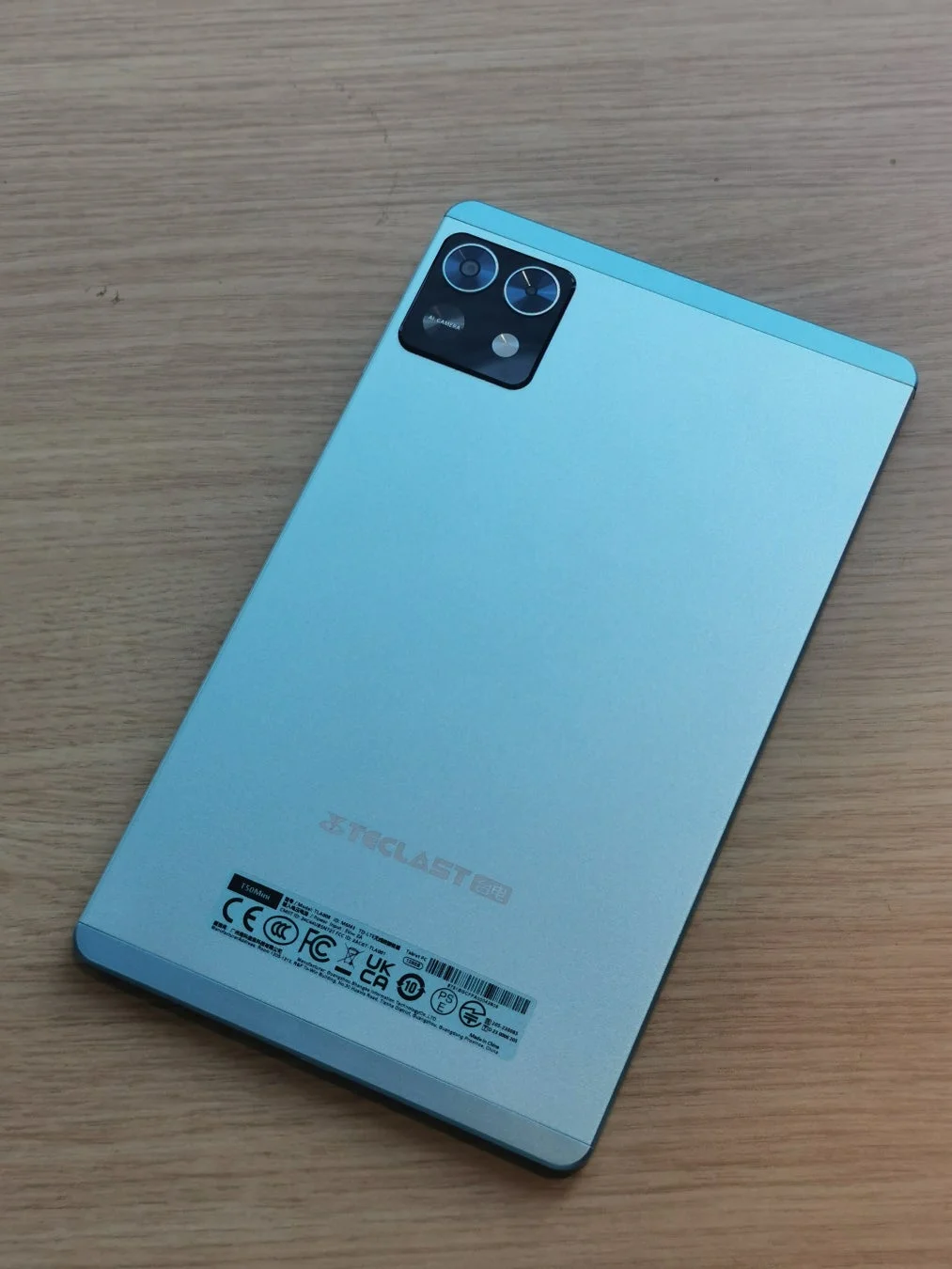 Teclast T50Miniの背面デザイン