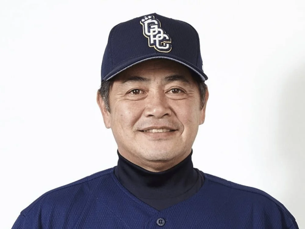 野球帽とユニフォームを着用した工藤公康氏