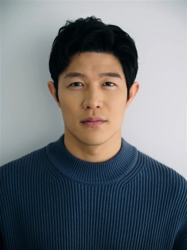鈴木亮平さんプロフィール写真