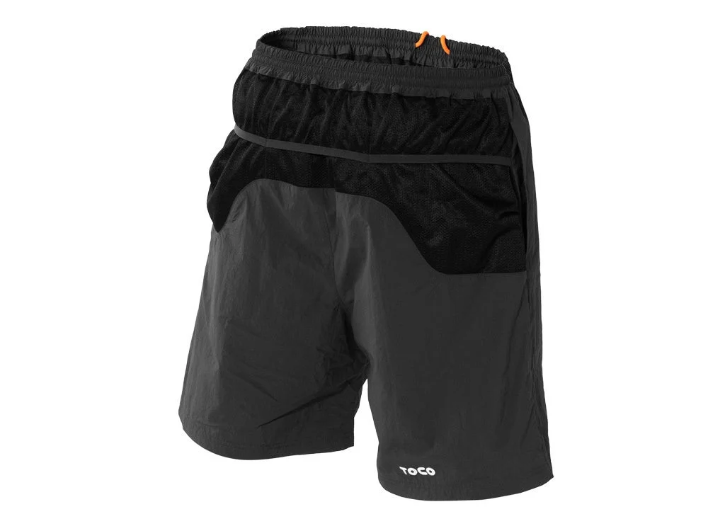 TOCOのスポーツ用ショートパンツ