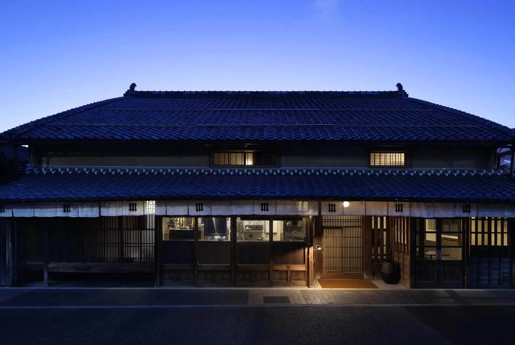 伝統建築の夜景