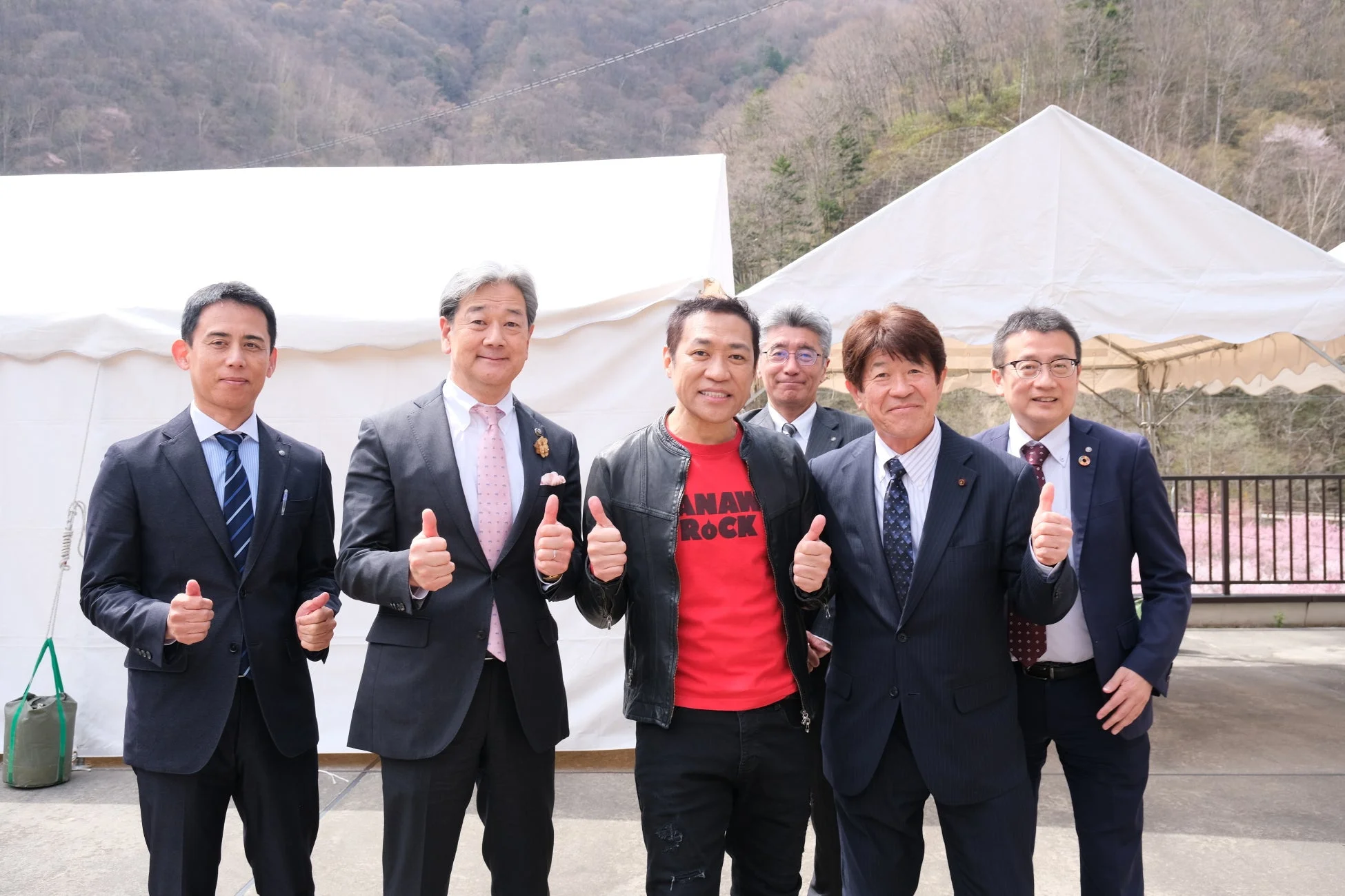 高山市長への表敬訪問の様子