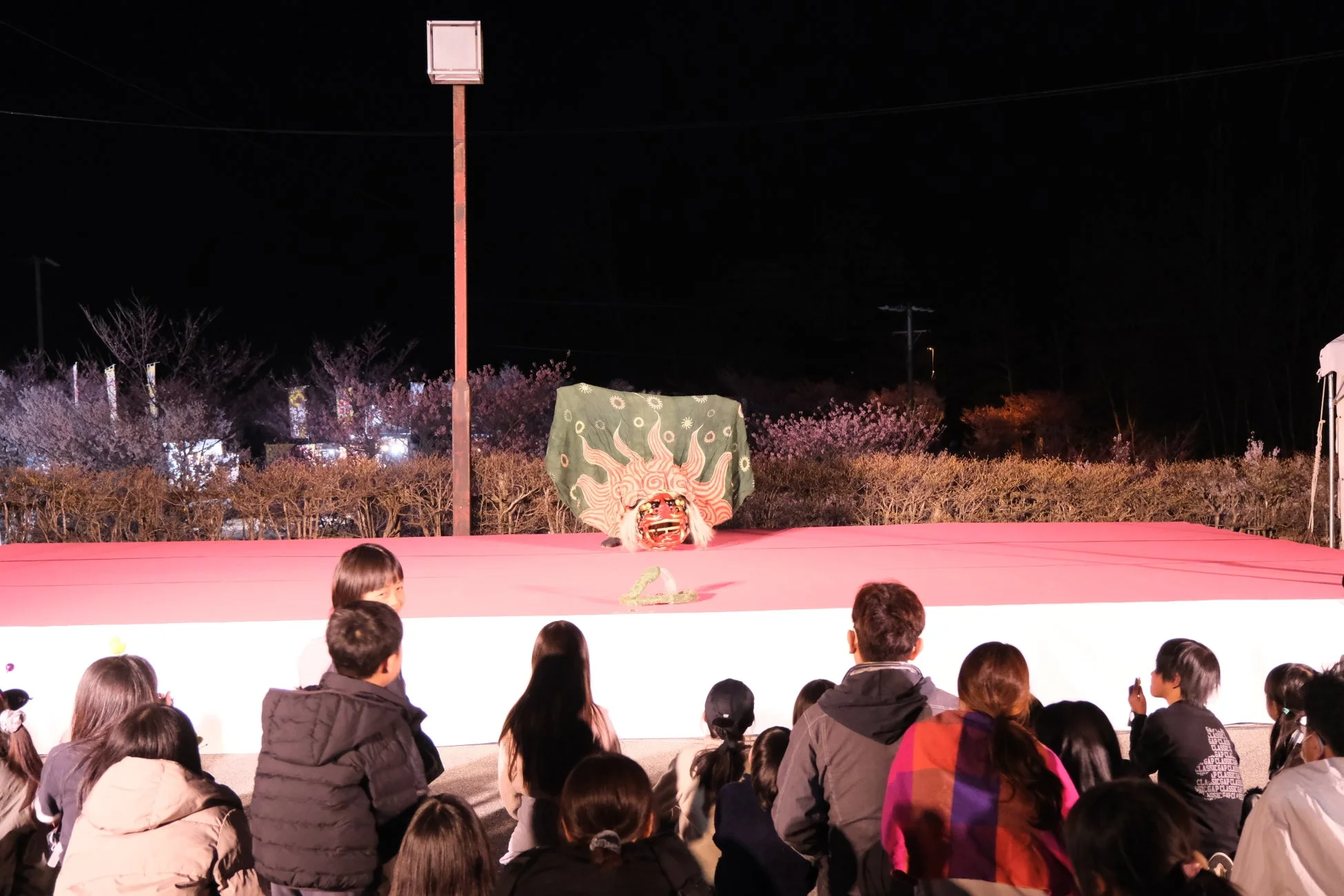 夜の獅子舞