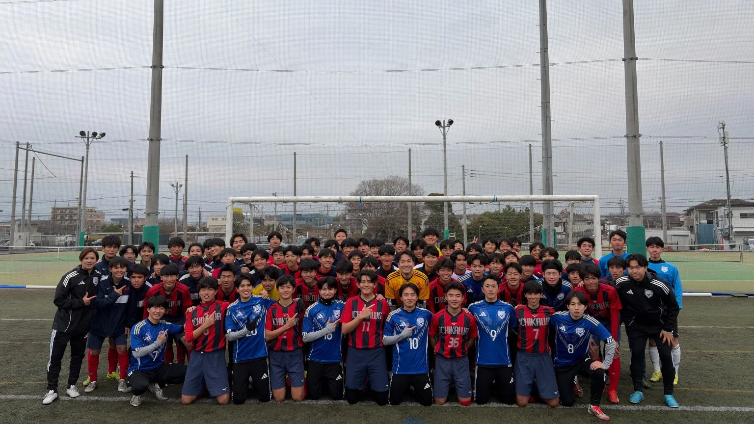 サッカーチームの集合写真