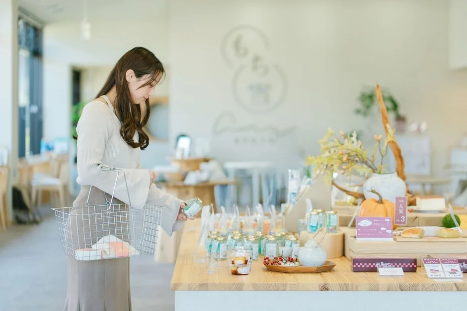 おしゃれなカフェ店内