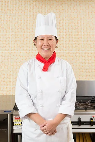 潮田 彩氏
