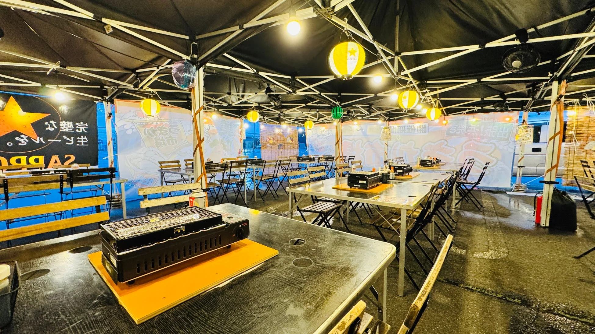浜焼き会場の雰囲気